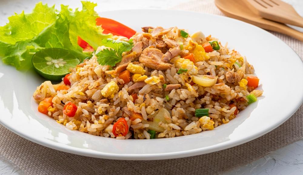 13 Receitas de Arroz Frango Desfiado para Turbinar o Almoço