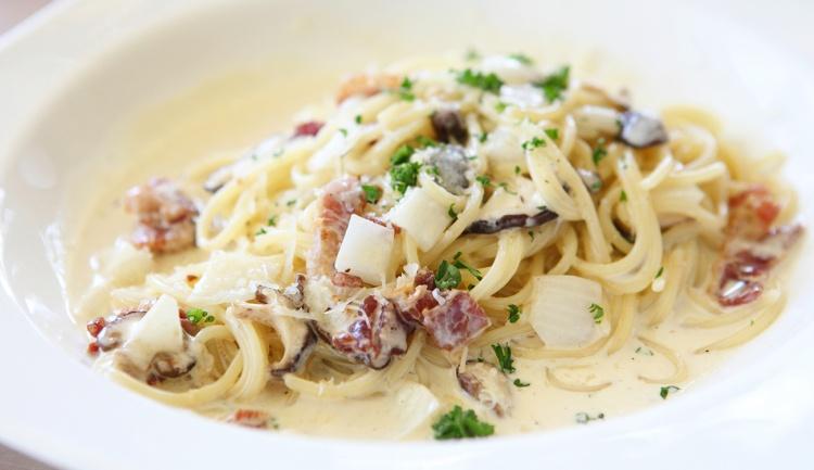 13 Receitas de Molho Carbonara & Combinações Diferentes Para Aproveitar Todo o Sabor