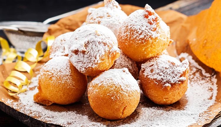 19 Receitas de Bolinho de Chuva MAIS Combinações Para Lembrar Da Infância