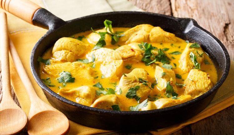 12 Receitas de Frango Ao Curry Super Prática:  E Veja Também Outras Versões para Aprimorar Seu Cardápio Semanal