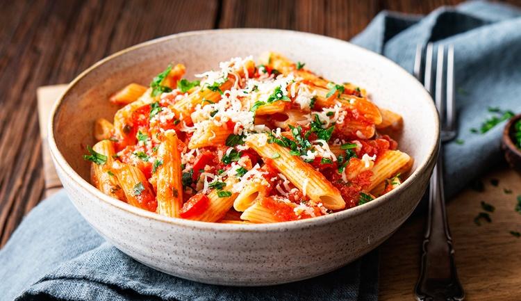 16 Receitas de Macarrão de Panela de Pressão COM Preparos Incríveis Para Todas As Ocasiões