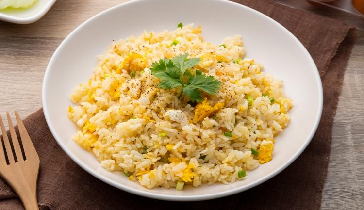 14 Receitas de Arroz Com Ovo Prático Perfeito para Os Dias Corridos