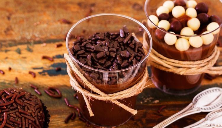 20 Receitas de Brigadeiro de Copinho & Combinações Para Conquistar Quem As Prova