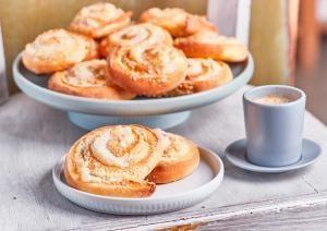 Rosca Doce Caseira Húngara De Leite Condensado E Coco -  Fatias Húngaras