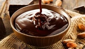 18 Receitas de Calda de Chocolate Para Bolo Que Deixam Tudo Muito Mais Incrível