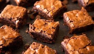 24 Receitas de Bolo Brownie COM Variações Para Enriquecer Seus Lanches