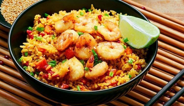 15 Receitas de Arroz Com Camarão + Versões Para O Dia a Dia Ou Ocasiões Especiais