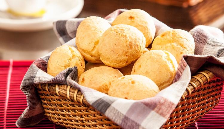 14 Receitas de Pão de Queijo Com Polvilho Doce para Você Se Sentir um Mineiro